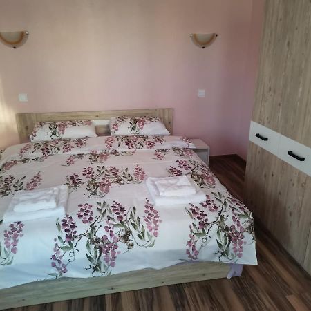 פאבל באניה Guest Rooms Mihaylovi מראה חיצוני תמונה