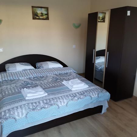 פאבל באניה Guest Rooms Mihaylovi מראה חיצוני תמונה
