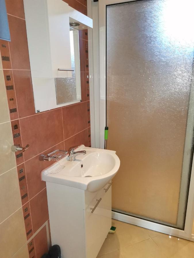 פאבל באניה Guest Rooms Mihaylovi מראה חיצוני תמונה